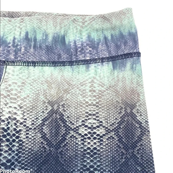 NUX Rio Capri Leggings Chameleon Ombré athletic Activewear Summer Crop Size S - Picture 7 of 8